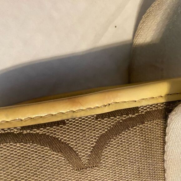 COACH Signature Daisy Vintage Tote Bag  Tan And  Brown 8X4X12 SEE DESCRIPTION - Picture 4 of 12